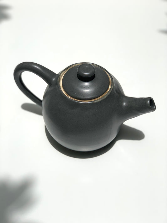 Tea pot